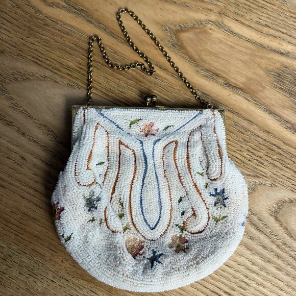 Antique 1920s French Micro Bead Embroidered Clam Shell Kiss Lock Art Deco Bag - Picture 2 of 8